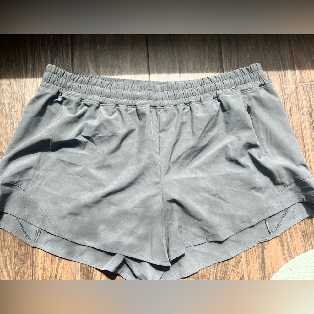 CALIA by Carrie Underwood Gray Athletic Shorts Lightweight Breathable